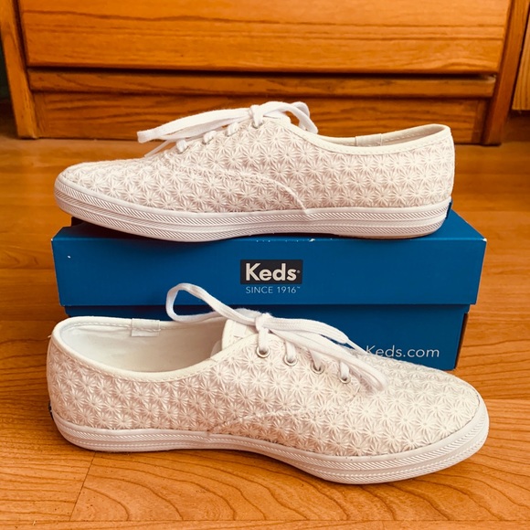 keds daisy slip ons